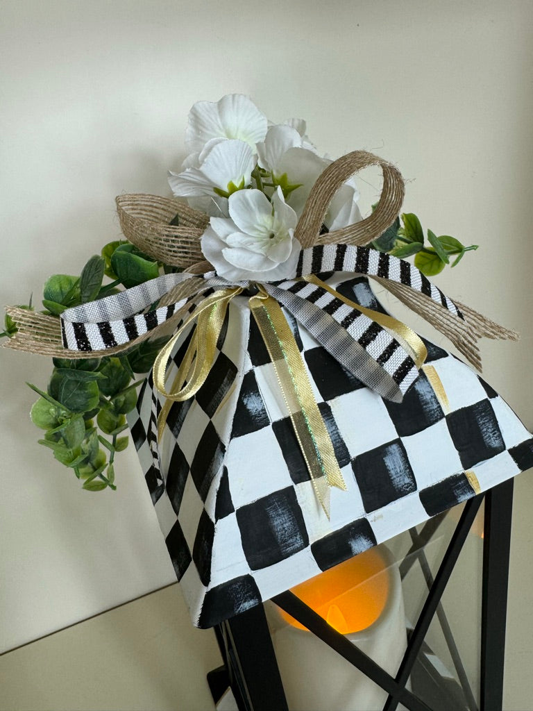 Mackenzie style LED lantern