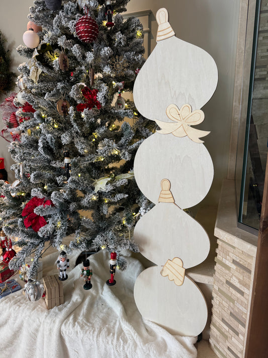 Paint & Sparkle: 4’ Wood Ornament Workshop ✨