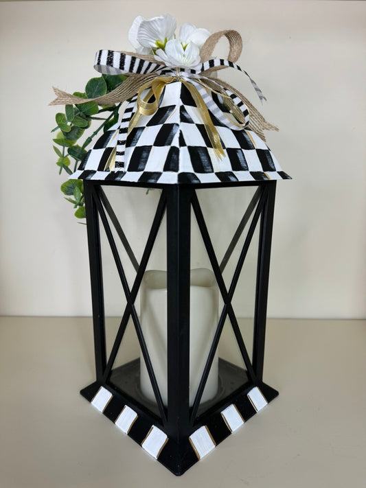 Mackenzie style LED lantern