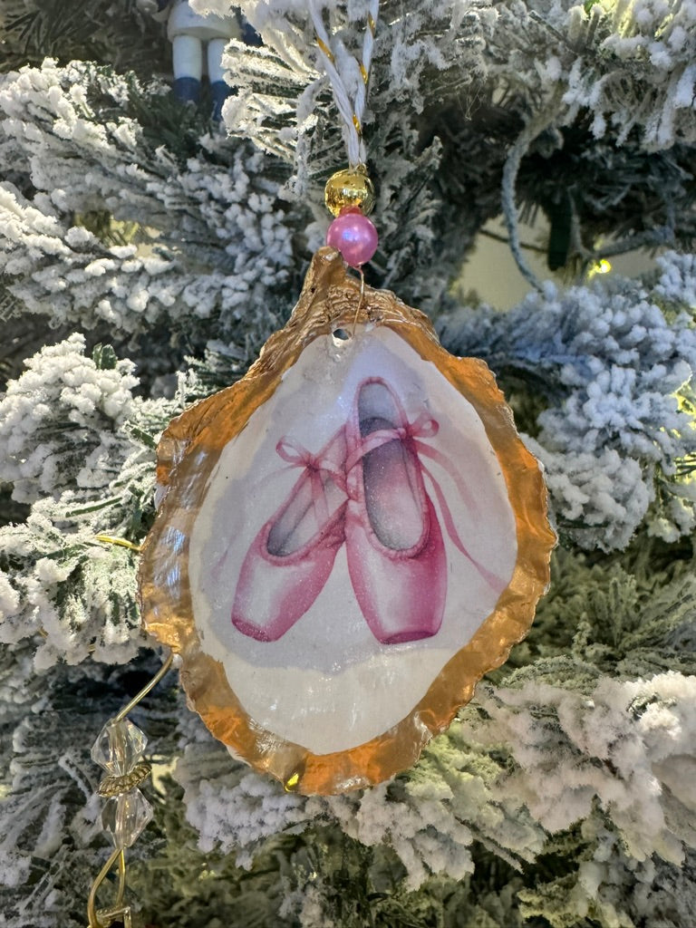✨ Coastal Charm: Create Your Own Oyster Shell Ornaments! Monday 8/18 5:30pm